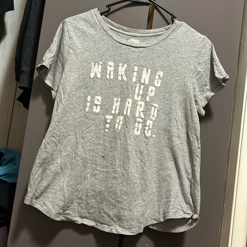 Old navy grey tee-shirt